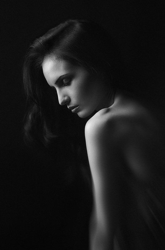 ч.б. черно-белое фото, портрет, девушка,задумчива, проницательна,студия, ню ***86 фото превью