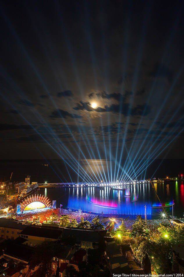 Город, Крым, Лазерное шоу, Луна, Море, Ночь, Пейзаж, Порт, Праздник, Сцена, Ялта, Serge Titov