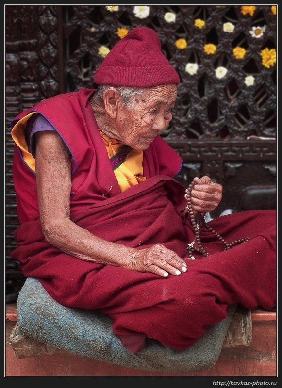 непал, монах Years slipping through my fingers... фото превью