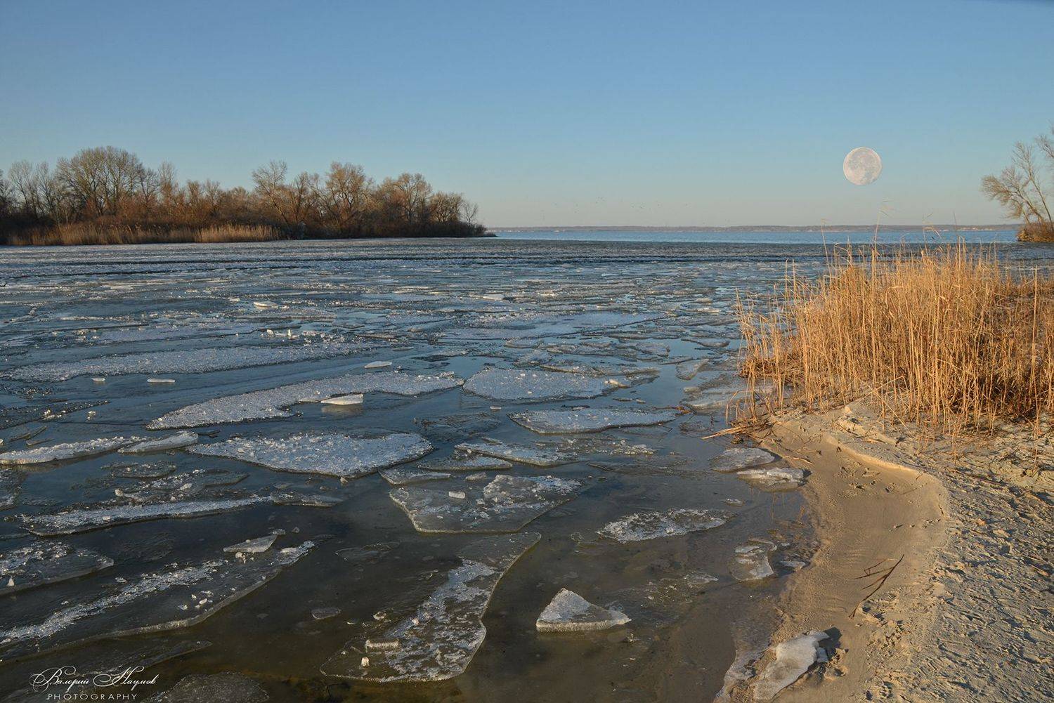 15 февраля, сретение, луна, солнце, ледоход, Валерий Наумов