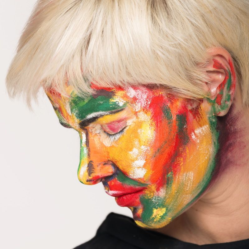 немного краски в этот серый день фото превью