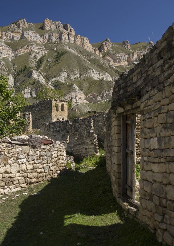 дагестан, кули, кавказ, село, пейзаж, горы, дом, стена, окно, камень, кирпич, улица, путешествие, архитектура В древнем селе фото превью