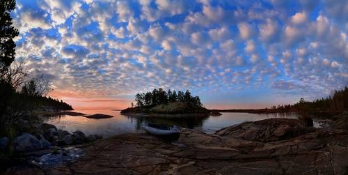 В Ладожских шхерах.