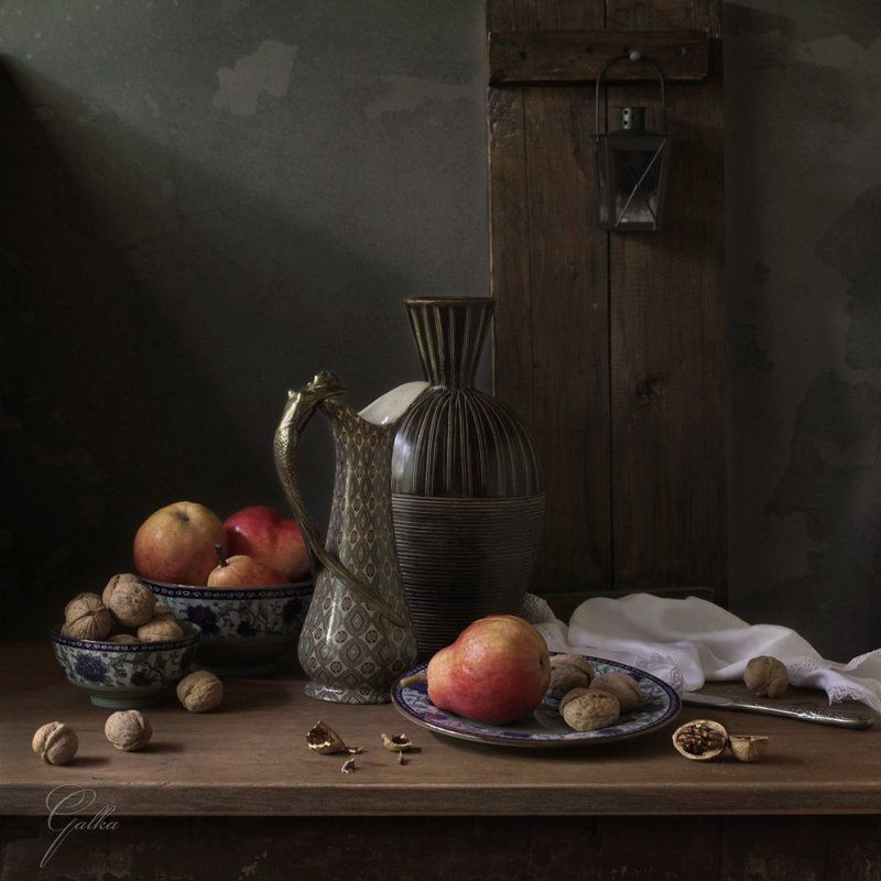 Натюрморт с вином и фруктами фото превью