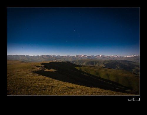история про то, как великий охотник ждал с чупа-чупсом богиню любви на Big Moon Party…