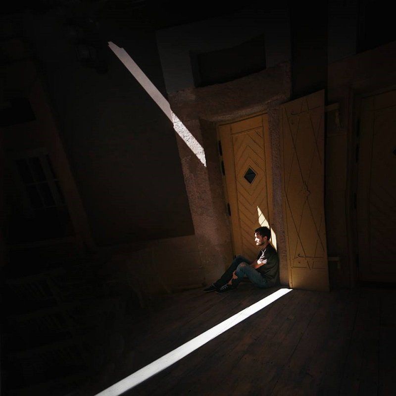 Alone фото превью