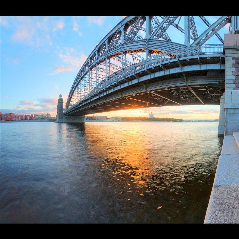 Вечер из жизни моста Петра Великого фото превью