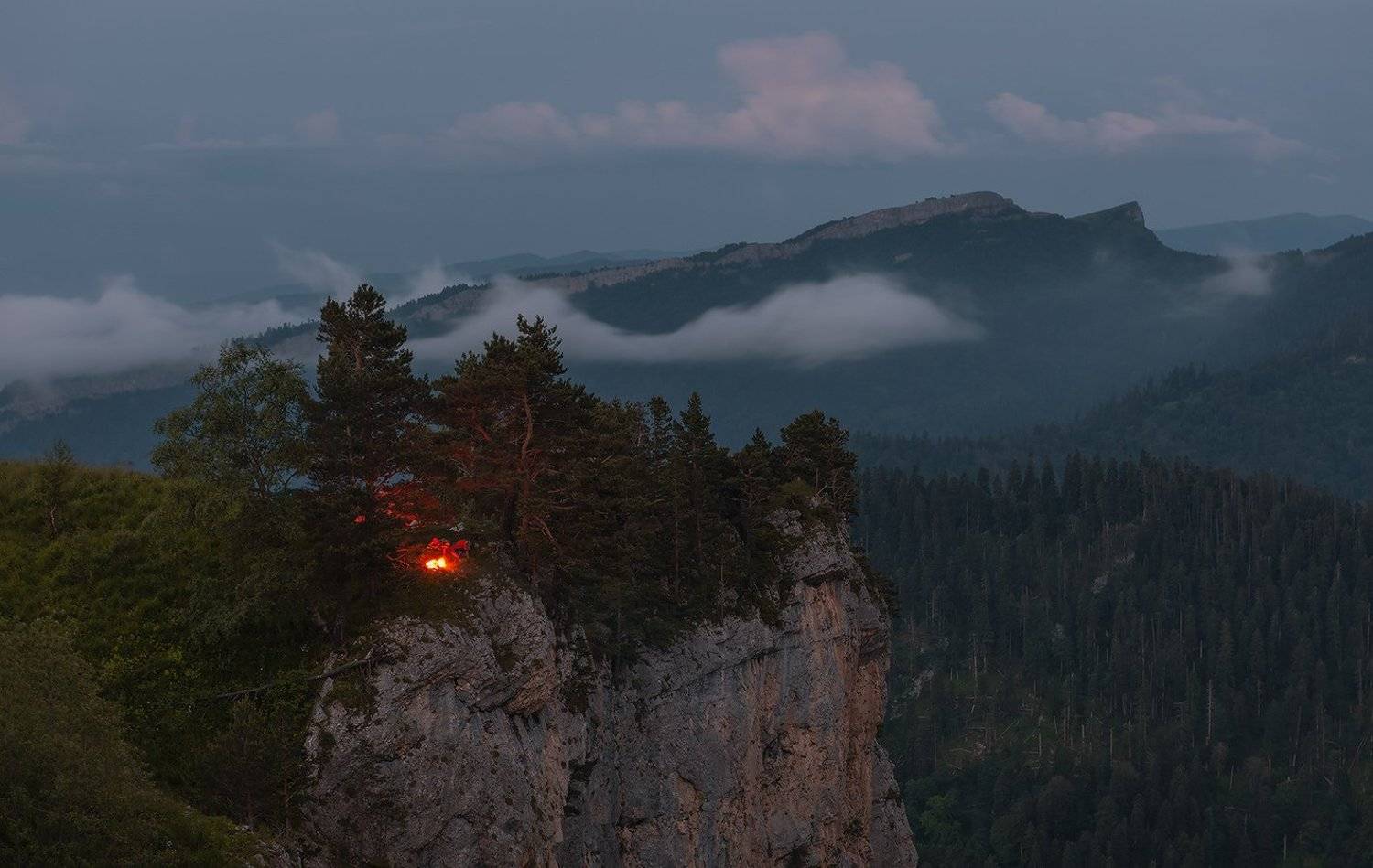 западный, кавказ, малый, бабук, лето, июнь, ночь, привал, скалы, Николай Мысливцев