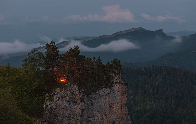 Привал на скалах фото превью