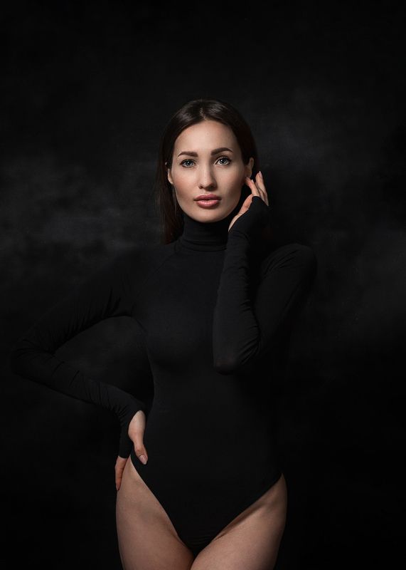 портрет, портрет девушки, анджелина джоли, боди, девушка в боди, красивые глаза Эвия фото превью