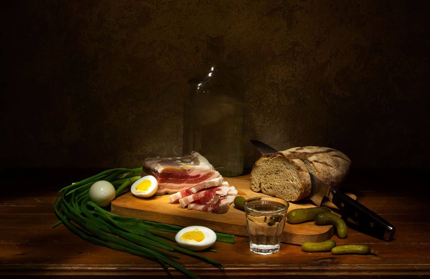 натюрморт, сало, огурчики, зелень, Татьяна Феденкова