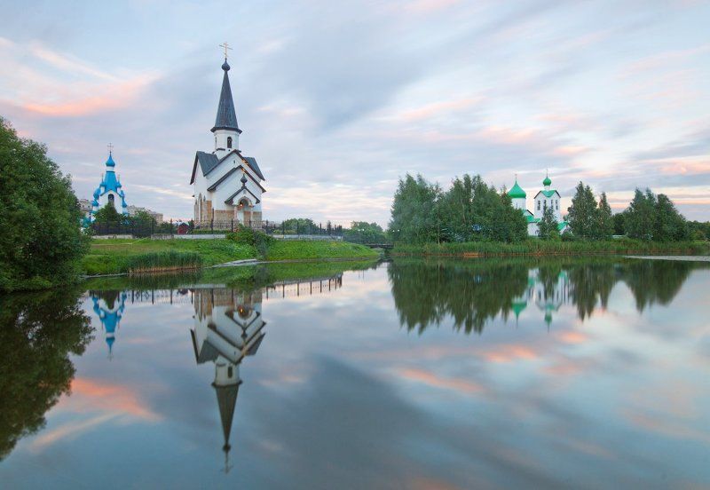 Июльский вечер у церквей фото превью