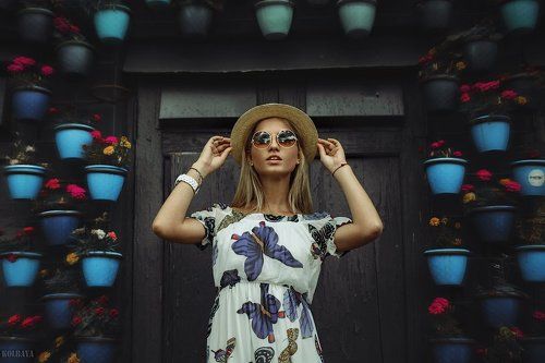 Hat and glasses