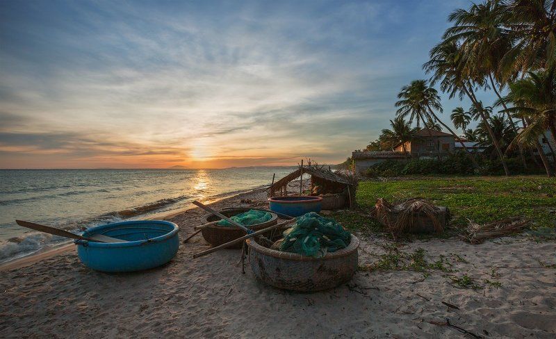 На окраине рыбацкой деревни фото превью