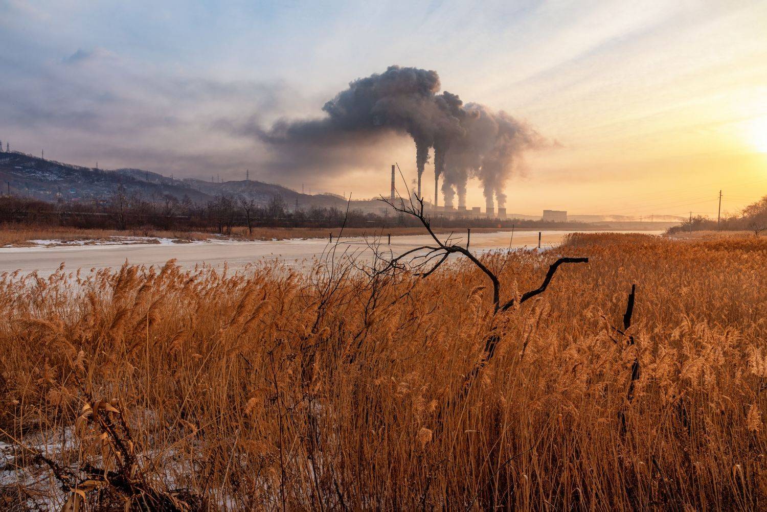 утро, рассвет, облака, теплостанция, индустриальный пейзаж, зима, трубы, дым, экология, Константин Костин