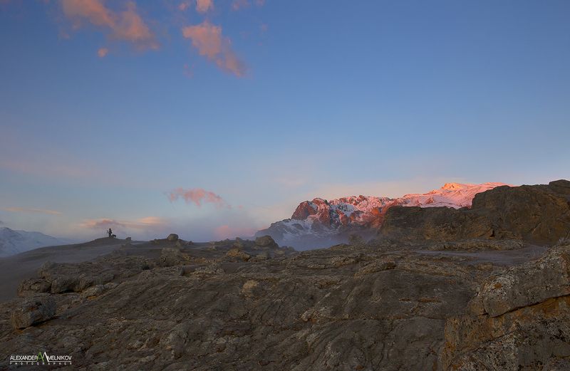 встречая, новый, день, высоко, в, горах Встречая новый день высоко в горах фото превью