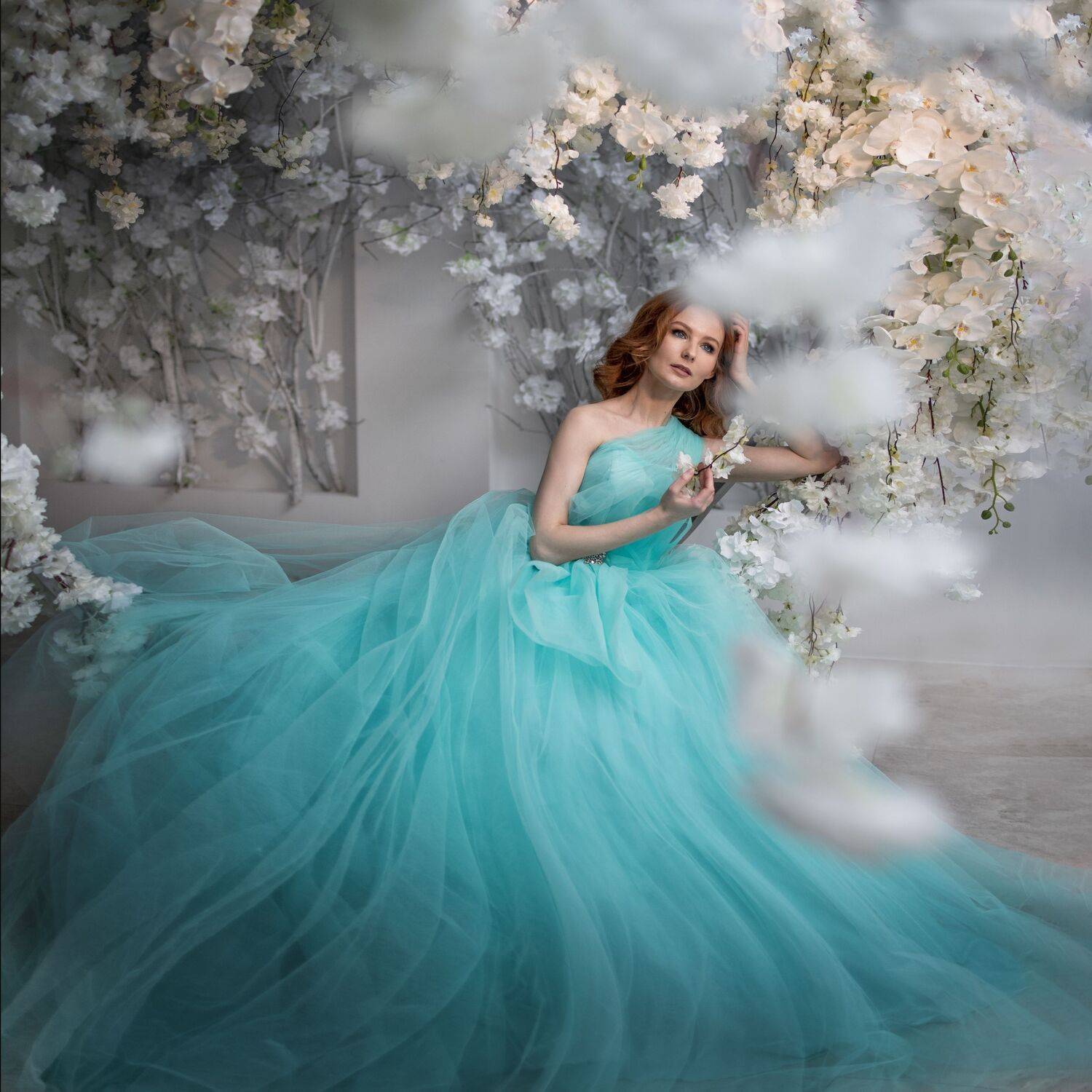 портрет девушка качели цветы весна голубое платье, Ирина Мухина