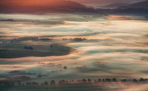 Flowing mists
