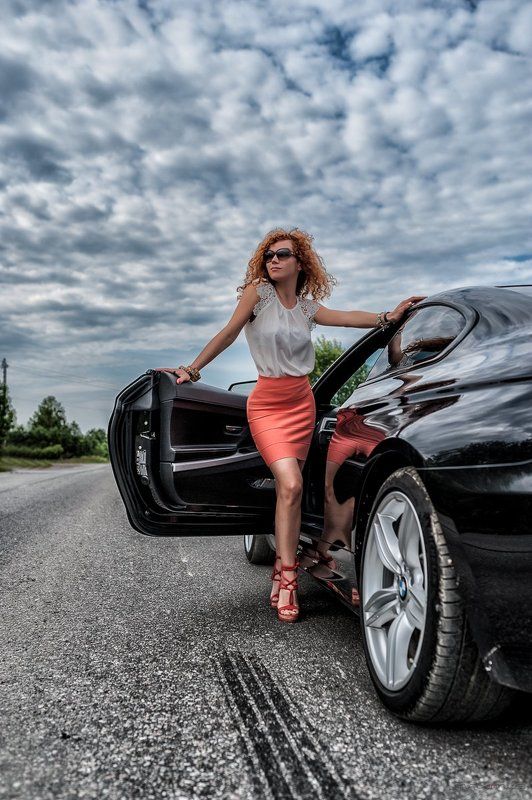 девушка, авто, bmw, лето, дорога, портрет, fashion, beauty Beauty and the beast фото превью