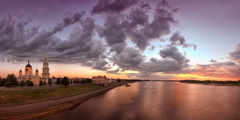 волга, рыбинск Закат в \