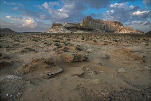 Долина замков. Облачно.