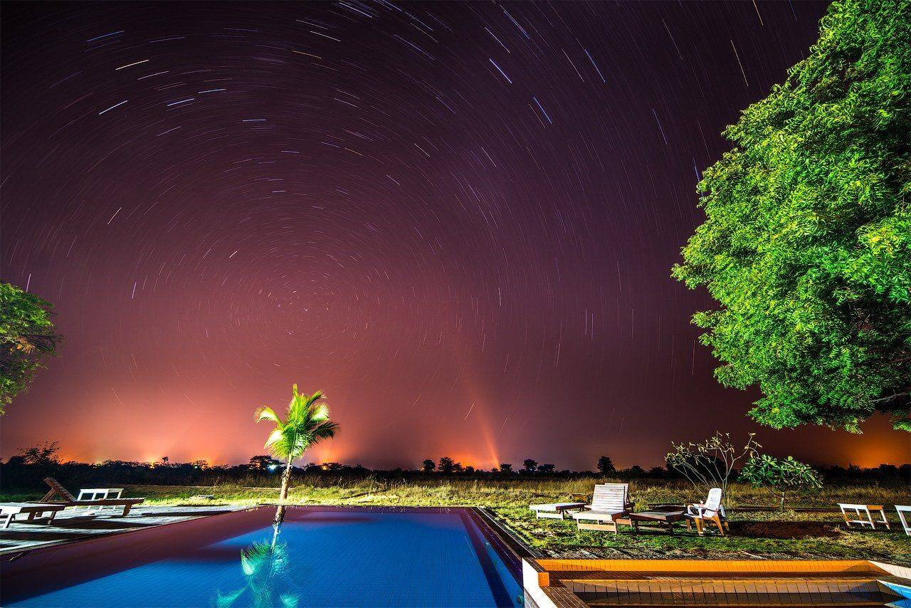 Бассейн, Бирма, Вечер, Дерево, Звезды, Мьянма, Василий Яковлев