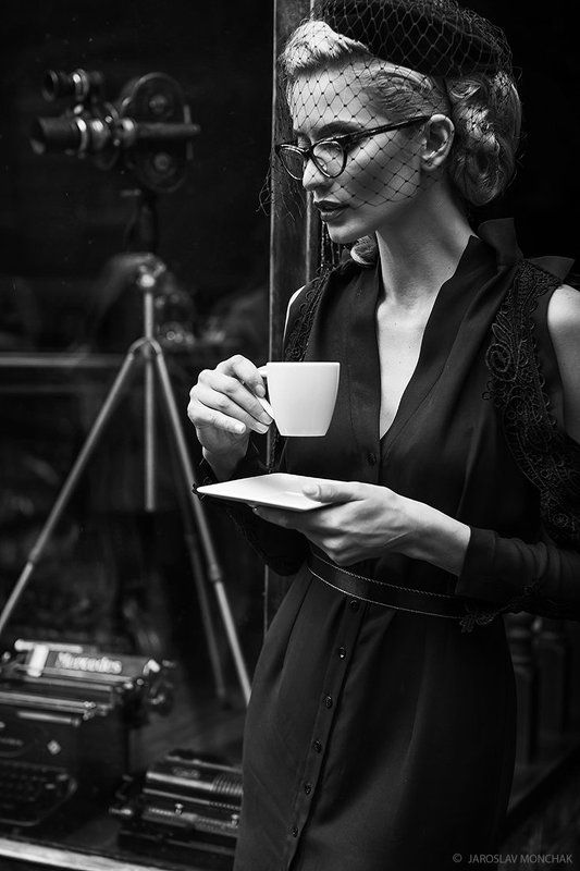 Vintage; woman; fashion; retro; Aperture фото превью