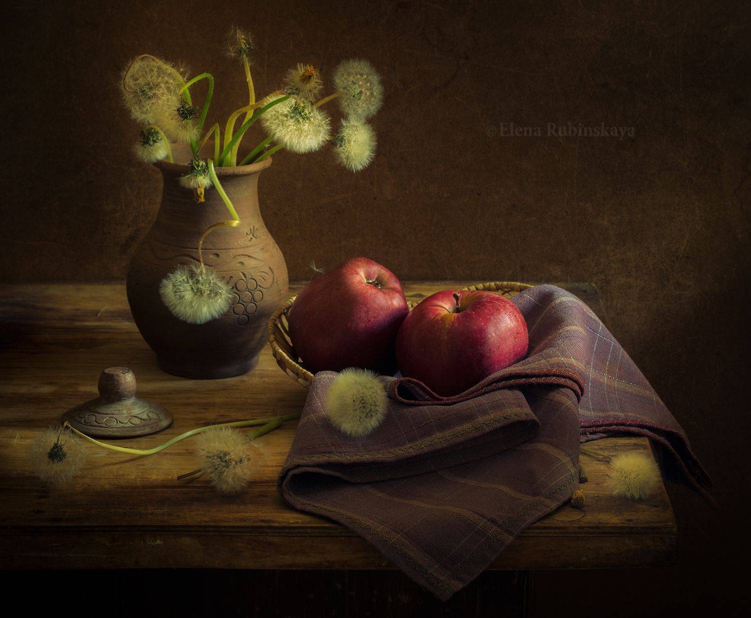 натюрморт, яблоки, одуванчики, Елена Рубинская