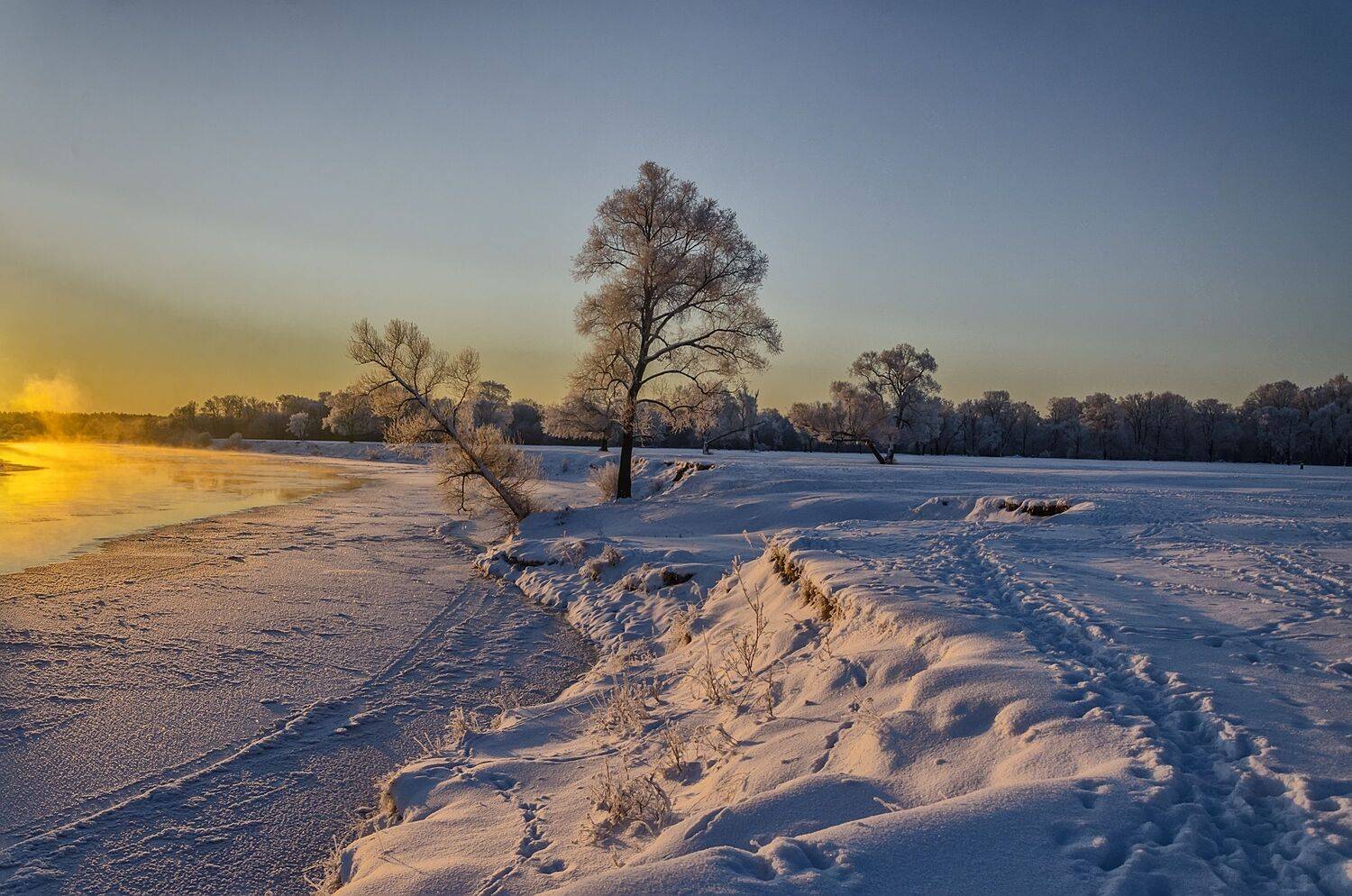 река утро пейзаж облака, Александр Березуцкий