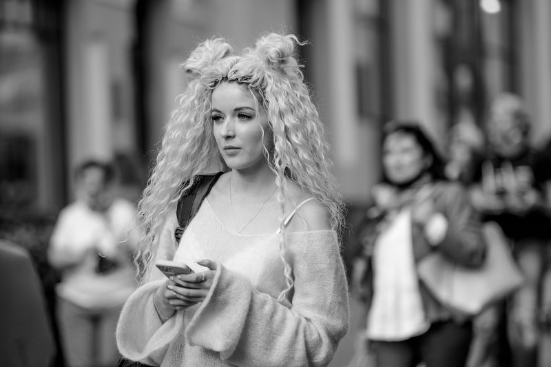 street, documentary, reportage, blackandwhitephoto, black and white, street life, moscow, streetmoment, streetphotography, young women, people,  фото превью