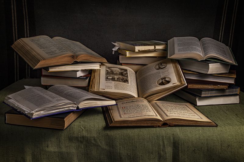 книги Книги - медленно уходящая эпоха. фото превью