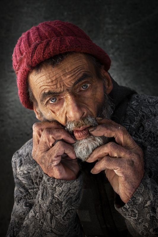 #Forehead #Nose #Face #Hair #Cheek #Skin #Head #Lip #Chin #Hand  Outcast  фото превью