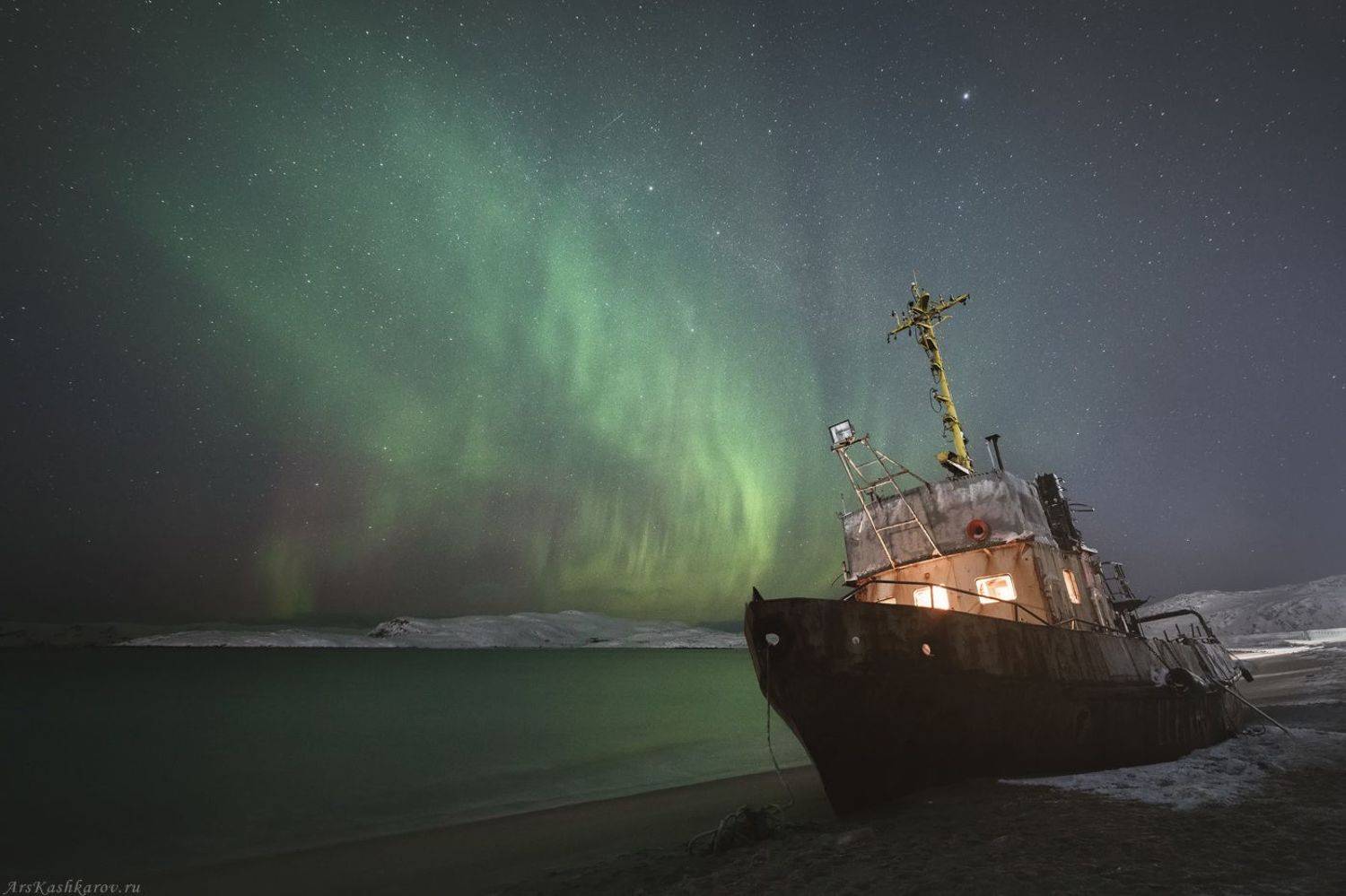 териберка, кольский, северное сияние, корабль, мурманская область, Арсений Кашкаров