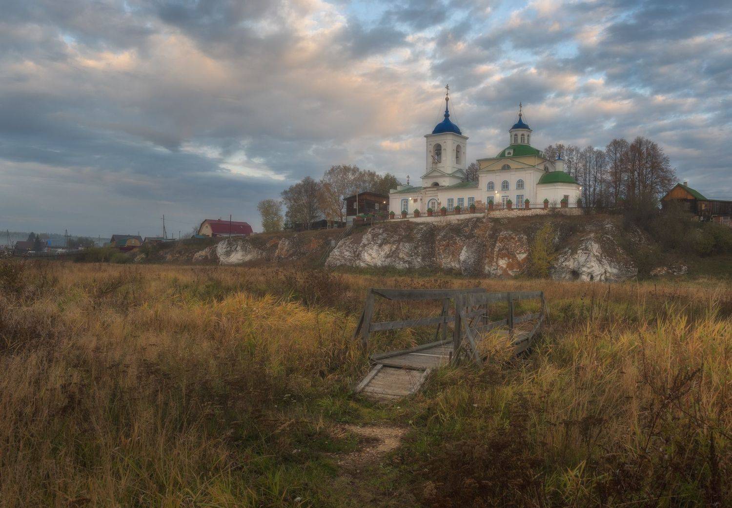 осень, пейзаж, деревня, храм, урал, слобода, Евгений Гецев