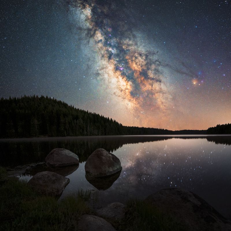 Starry night at the lake фото превью