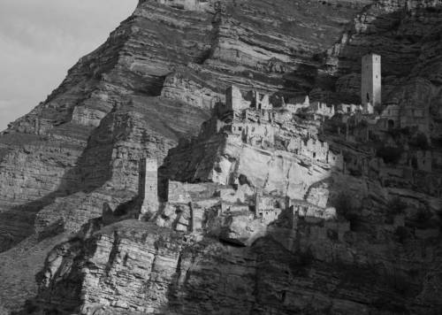 Утренний свет на старых башнях