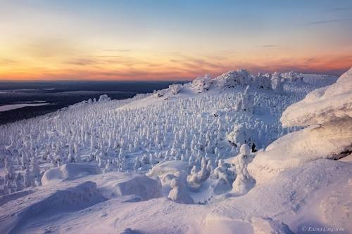 Морозный рассвет на Помяненном камне