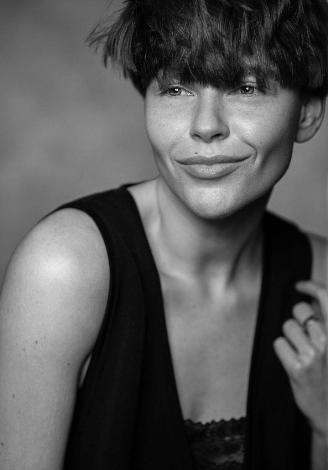 Портрет, черно-белое, Любовь Нова