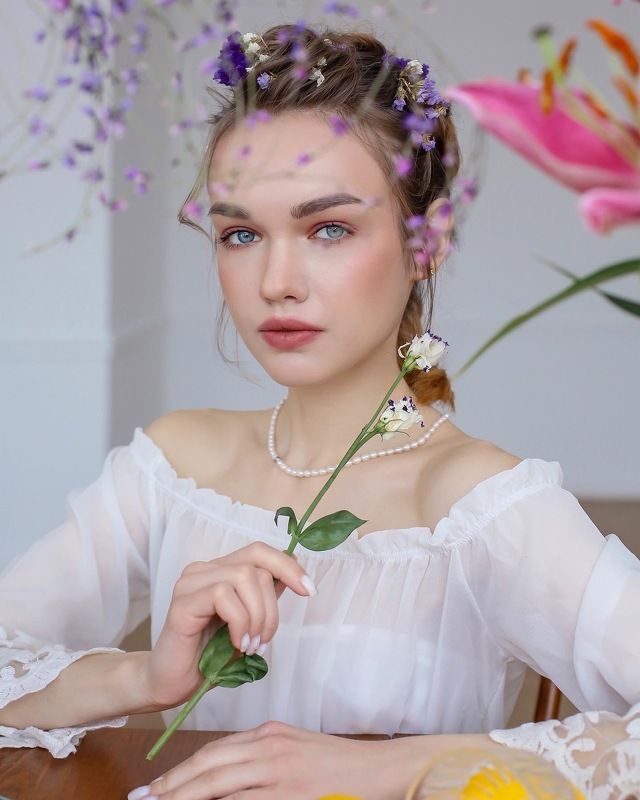весна,девушка,цветы,весенняя, женский портрет, портрет, глаза, яркий,лимоны,лилии  фото превью