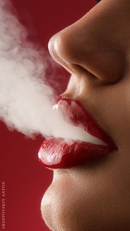 портрет, работа в студии, студийный свет, дым, рекламная фотография Close up фото превью