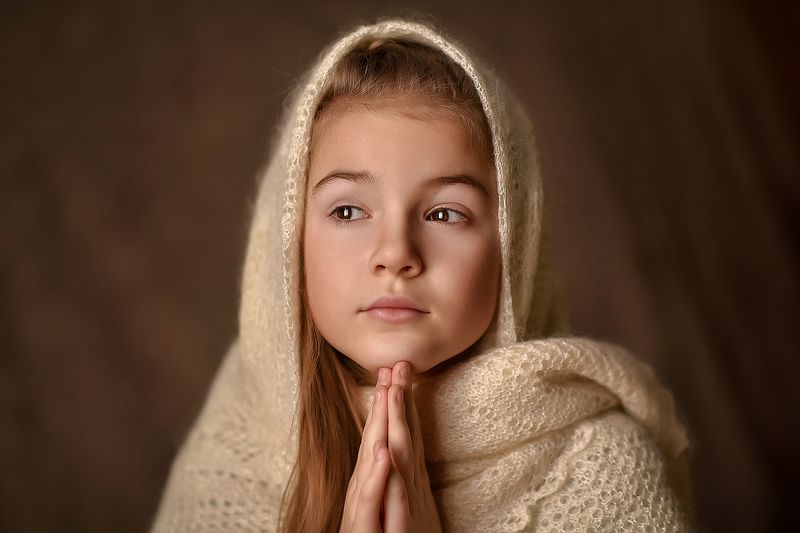 портрет, девочка, свет от окна, детский портрет, дети Самое заветное желание фото превью