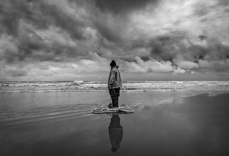 Fisherman on the rope фото превью