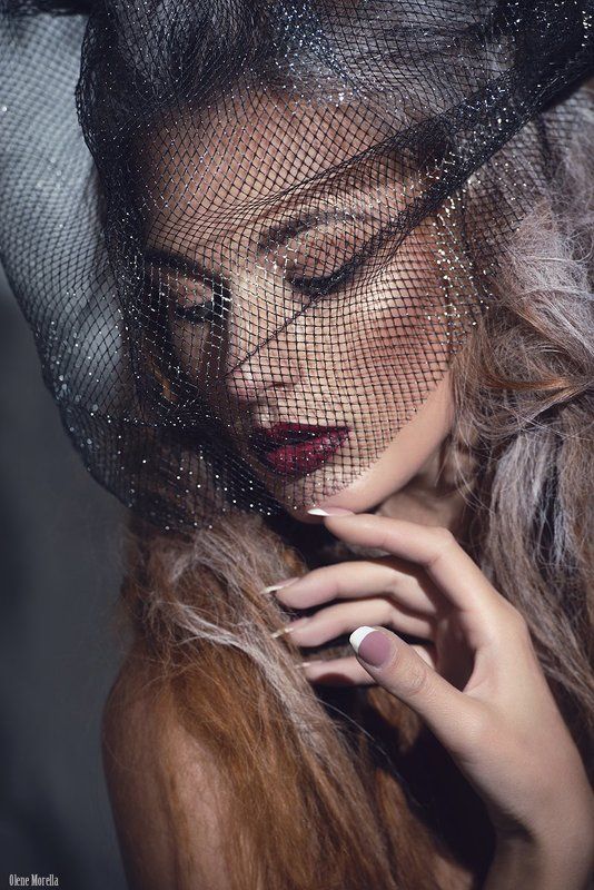 Behind the veil фото превью