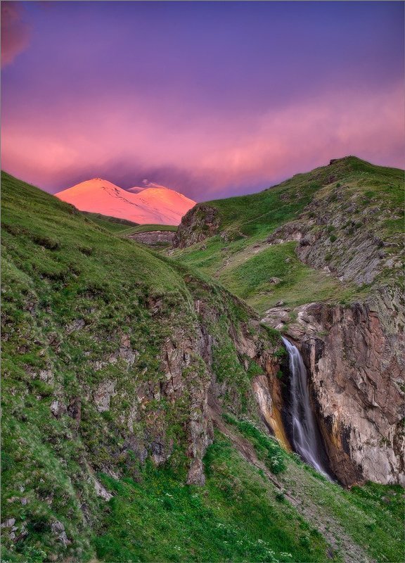 В предгорье фото превью