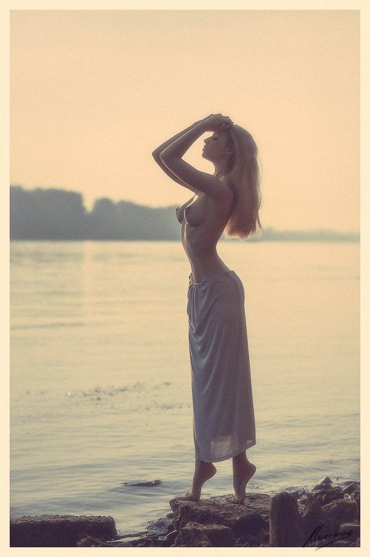 девушка, портрет, ню, лето, природа, река Early morning фото превью