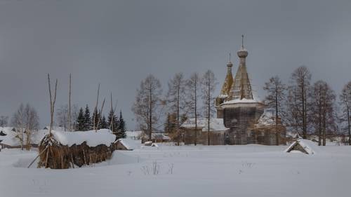 Пасмурным днём в Ошевенске (Погост)