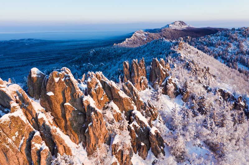 урал, таганай, двуглавая сопка, митькины скалы, откликной гребень, зима Хребет дракона фото превью