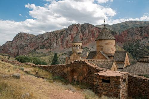 Храм в горах