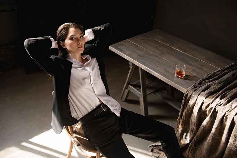 девушка, свет, черный Виолетта фото превью