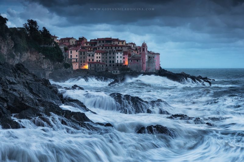 italy, liguria, tellaro. sea, storm, tellaro, village, town, church Sea Heart фото превью
